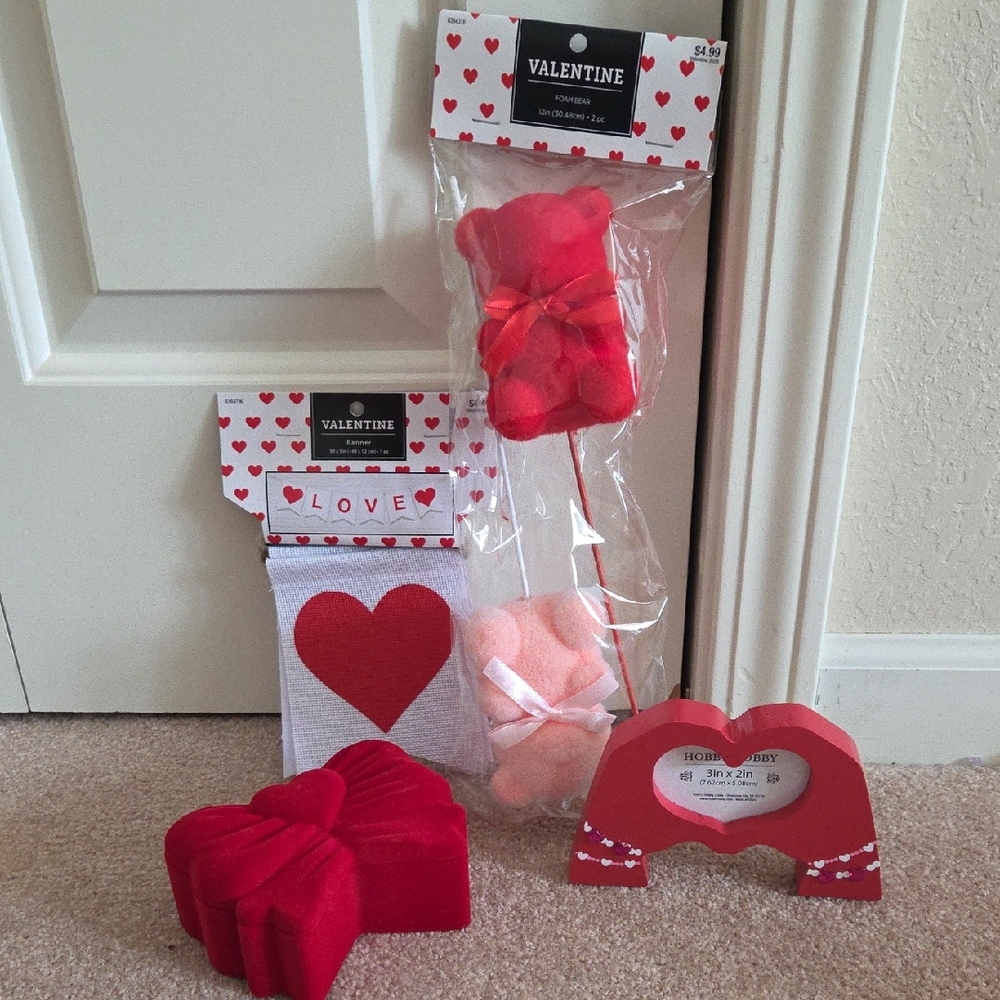 Valentine's Day Heart Decorations Set